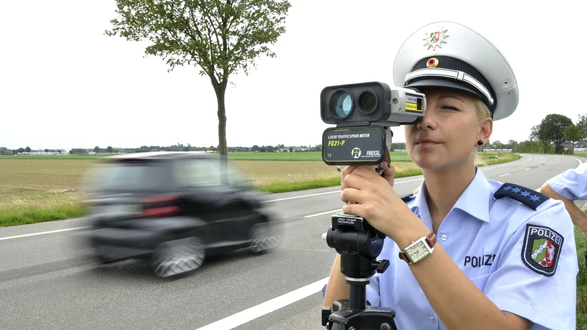 GALERIE FOTO Poliţia din Germania are maşini noi. Şi ce maşini...