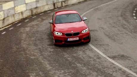 TEST în România cu BMW M235i. Băiatul-minune