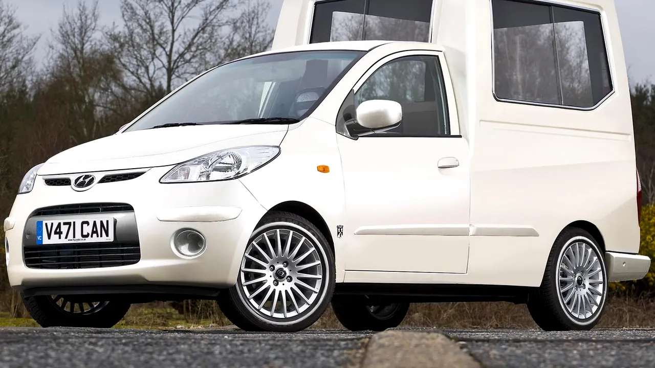 1-hyundai-i10-pope-mobile-1 