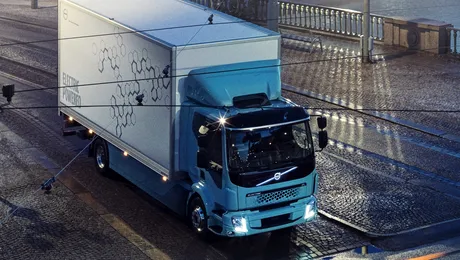 Volvo Trucks începe producția unui nou camion electric, de 14 tone: „Ideal pentru oraș”