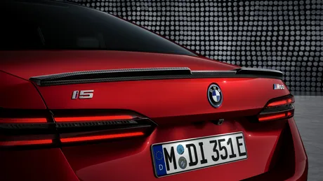 Noile BMW Seria 5 Sedan şi BMW i5 primesc accesorii M Performance