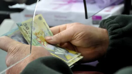 Taxele pentru permisul auto şi numere de înmatriculare nu se mai plătesc la CEC