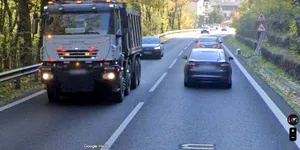 Șoferii de TIR nu țin cont de limita de tonaj de pe Valea Oltului. Polițiștii au dat aproape 80 de amenzi, în doar trei ore