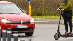 Se schimbă regulile pentru trotinetele electrice de închiriat. Se vor opri automat din aplicație dacă circulă prin anumite zone