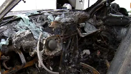 Maşină incendiată de un telefon lăsat la încărcat -  VIDEO