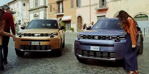 <span class='prepend'>Foto & Video |</span> Fiat prezintă Grizzly și Grizzly Fastback, cu ocazia aniversării de 127 de ani a producătorului din Torino, la un birou de înmatriculări auto