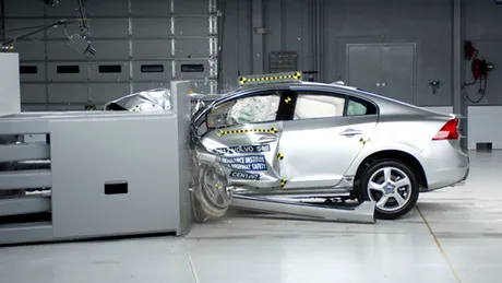 VIDEO: americanii vor crash-test frontal mai dur