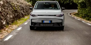 Leapmotor C10 primește o versiune cu tracțiune integrală