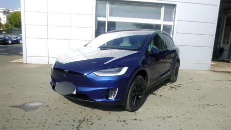 BCR vinde o Tesla Model X cu posibile defecte ascunse. Cât costă SUV-ul electric după 60.000 KM?