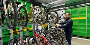 Noi parcări securizate pentru biciclete în Sectorul 6. Cât costă abonamentul anual