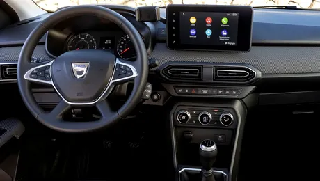 Țara în care Dacia decapotabilă face senzație. Modelul de familie devine atracție turistică: „Jogger Papamobil”