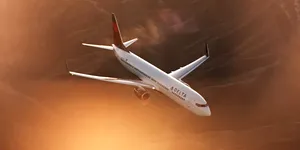 Avion de pasageri, la un pas să fie doborât de artificiile trase de Ziua Americii. Pilot: „Tocmai am auzit o bubuitură în avion”