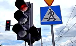 Dacă semaforul verde intermitent la dreapta este stins, ai voie să faci virajul?