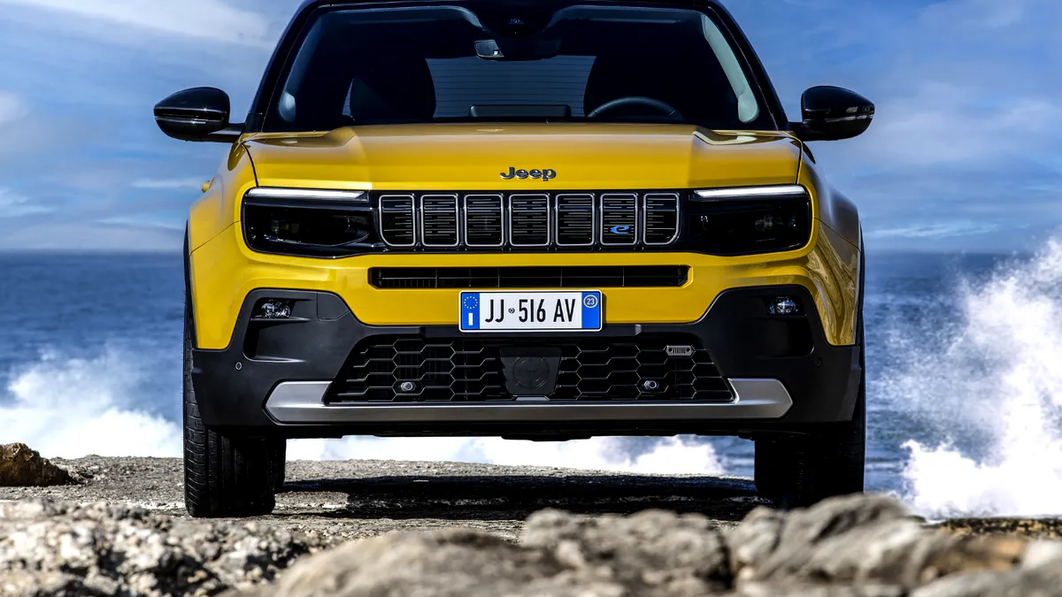 Jeep prezintă la Paris noul Avenger, primul SUV electric al mărcii