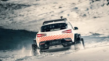 VIDEO: Genesis prezintă un concept neobișnuit - Coreenii au montat șenile pe SUV-ul GV60