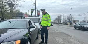 Sfatul polițiștilor pentru șoferii care pleacă la drum. Ce inscripție ar trebui să aibă anvelopele