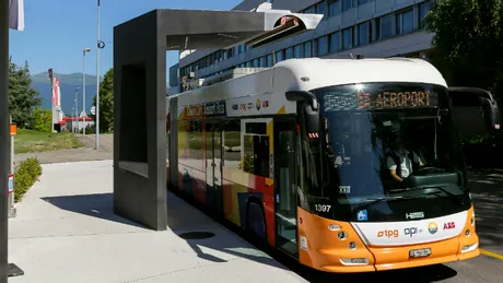 Troleibuzul fără fire: ideea care ar putea revoluţiona autobuzele electrice