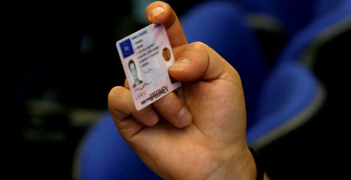 Cum să-ţi schimbi permisul auto expirat