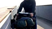A plecat cu bicicleta în jurul lumii când avea 29 de ani. Ce s-a întâmplat, între timp?!