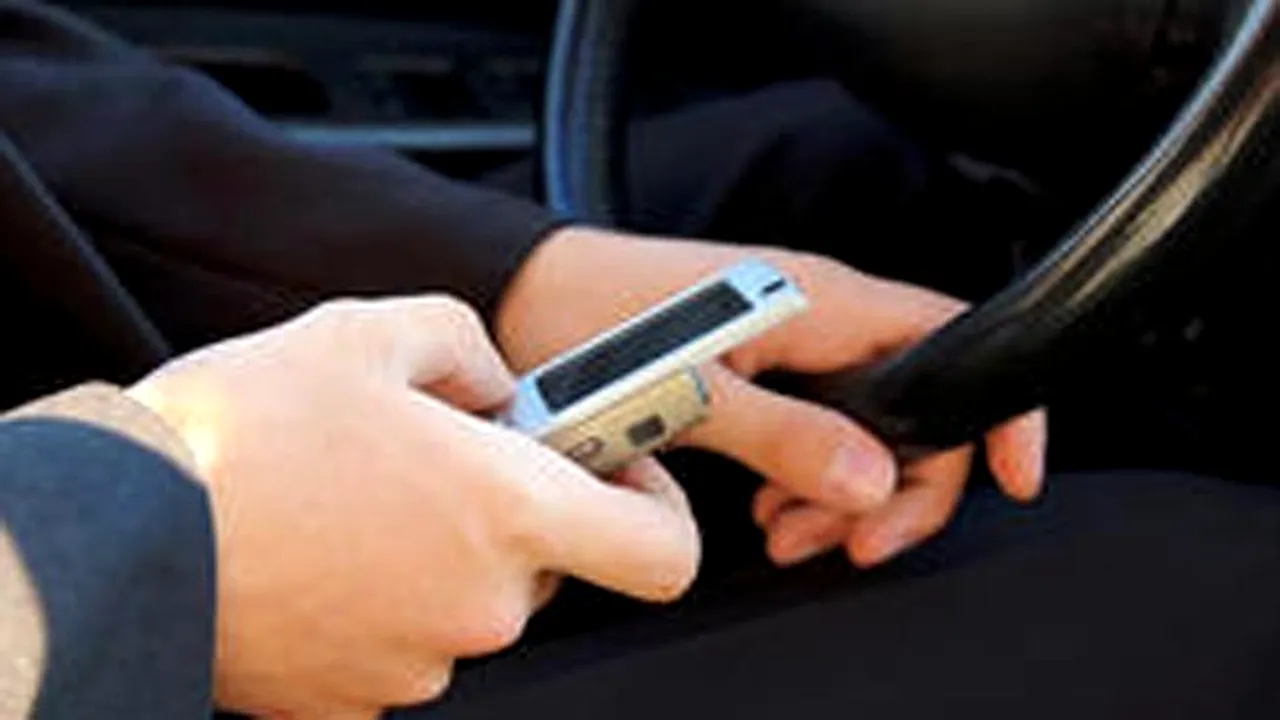 1-telefon-volan-hands-free-studiu 