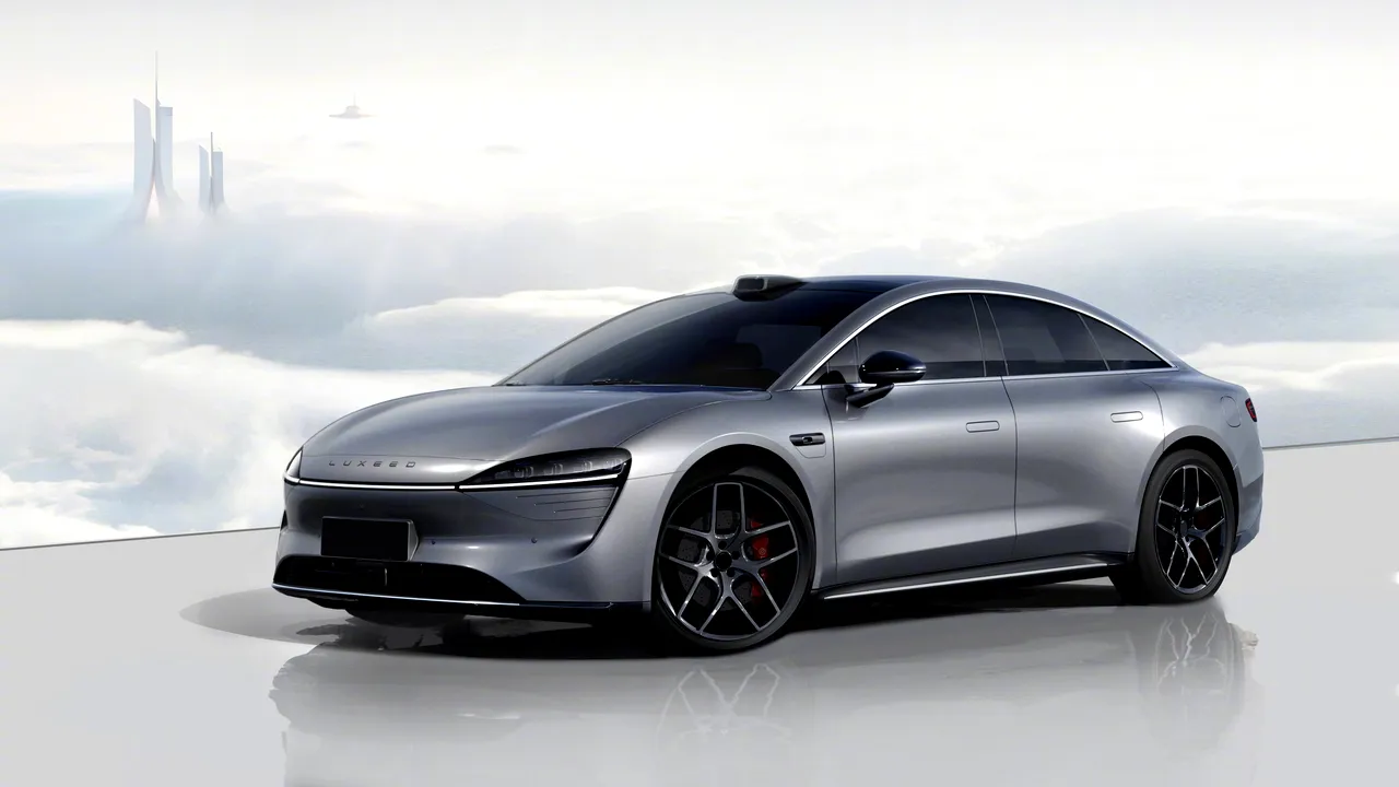 Luxeed-by-Huawei-and-Chery 