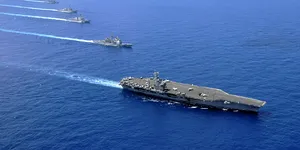 „Need for Speed” între coloși: Un portavion Nimitz de 100.000 de tone s-a întrecut într-o cursă de viteză cu un crucișător Ticonderoga în mijlocul oceanului. Cine a câștigat?