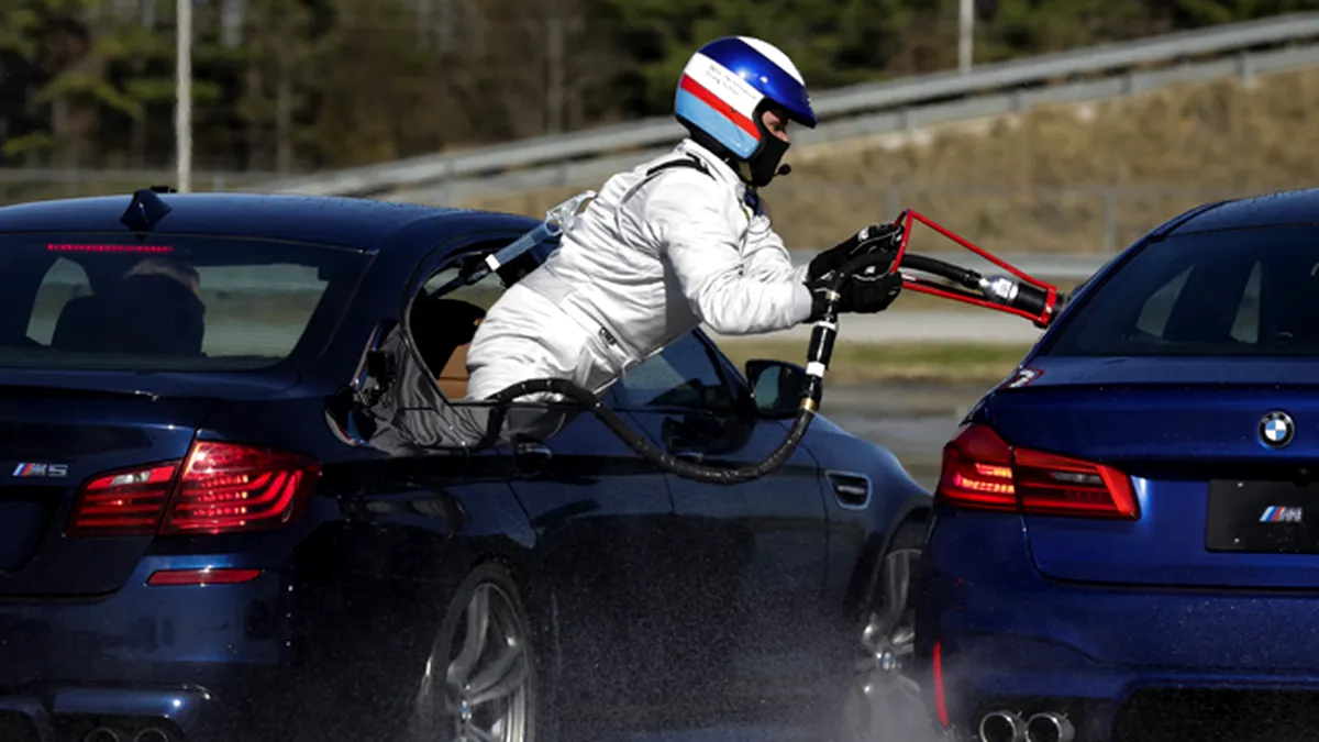 Noul BMW M5 stabileşte două recorduri mondiale pentru drifting