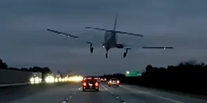 Un avion se prăbușește peste o Toyota și toată lumea scapă cu viață. Ce spune asta despre mașina japoneză?