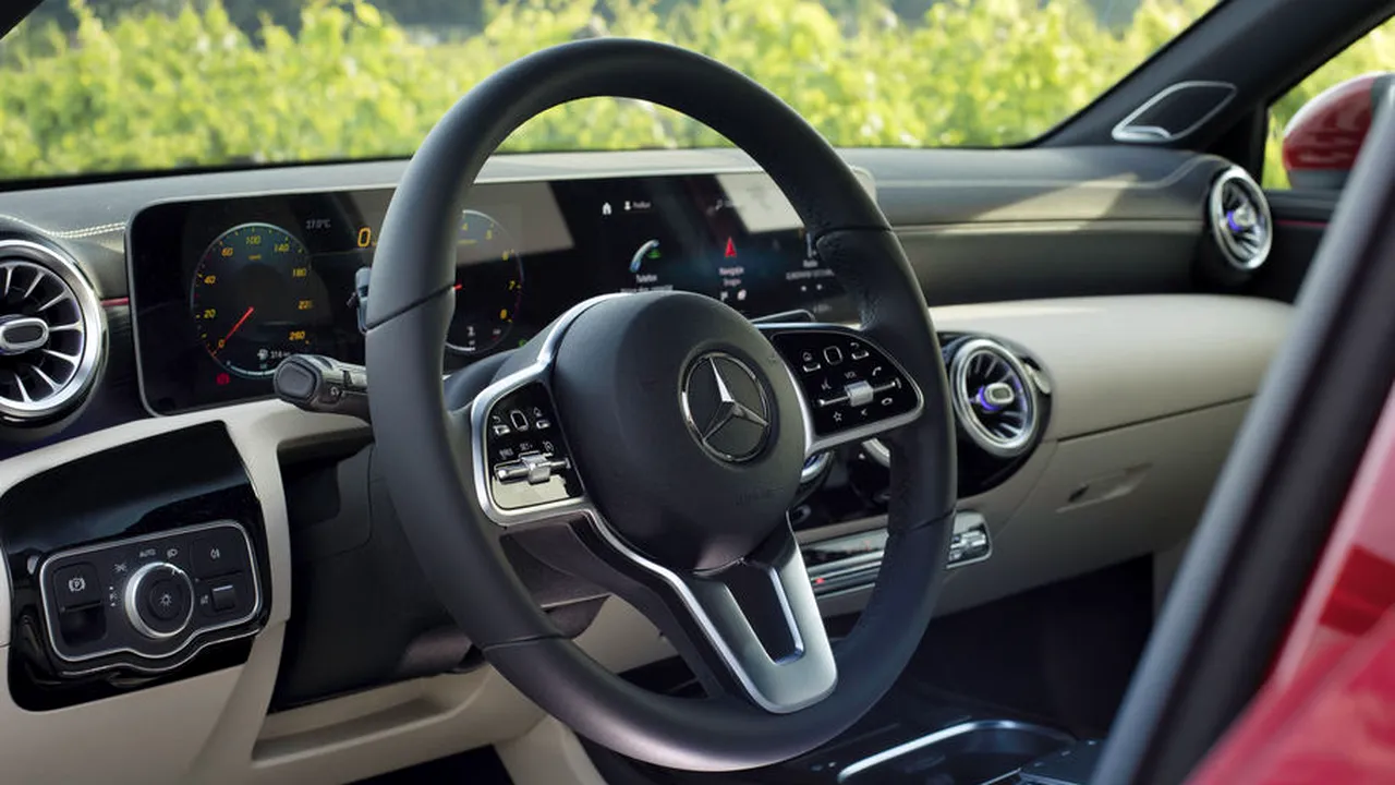 2-noul-mercedes-benz-clasa-a-49 