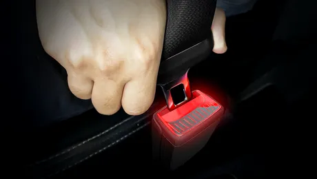 Ești obligat să porți centura de siguranță în taxi, Bolt sau Uber? Ce prevede legea în vigoare?
