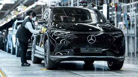 Mercedes-Benz a demarat producția noului EQS SUV la fabrica din SUA