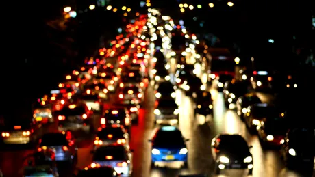 Cel mai mare blocaj rutier din istorie? Șoferii au petrecut 11 ore pe drumul de la birou spre casă