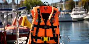 Siguranța pe apă începe cu alegerea corectă (P)