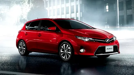 Primele imagini cu noua Toyota Auris