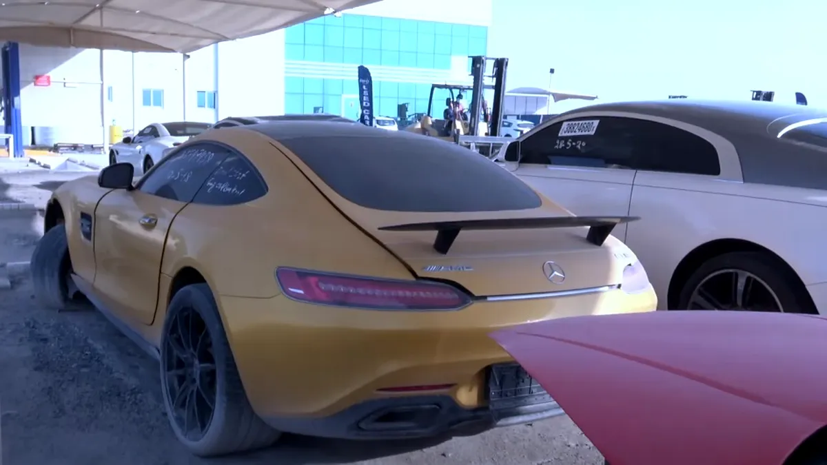 Ce salariu are un vânător de supercaruri care lucrează în Dubai?