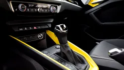 2026: Dacă faci școala de șoferi pe automată, mai poți conduce manuală? Totul despre restricția 78 și cum o poți elimina