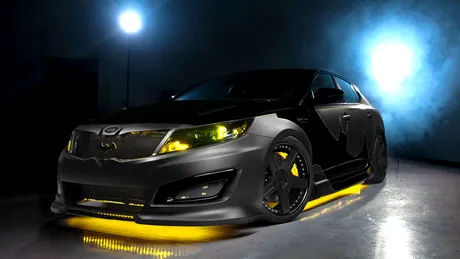 Kia Optima SX Limited - maşina inspirată de Batman