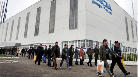 Dacia - opreşte producţia pentru încă o lună