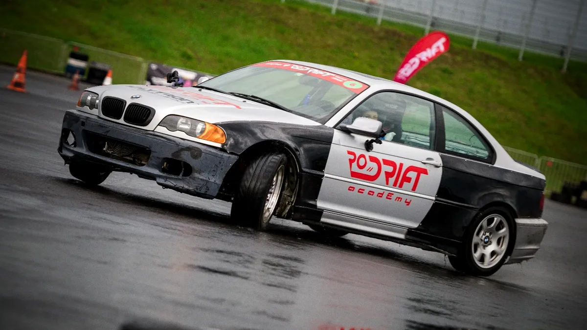 Cel mai tânăr pilot de drift din România are numai 10 ani