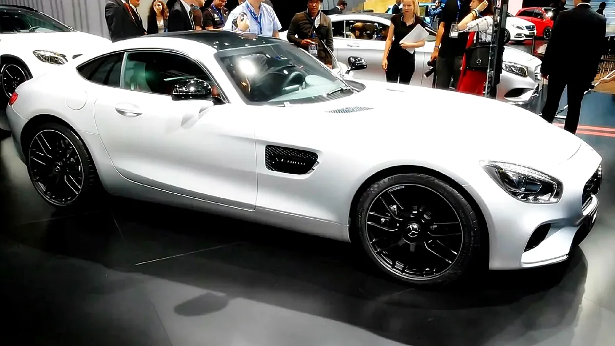 Mercedes-AMG GT: informaţii şi imagini oficiale cu noul rival pentru Porsche 911