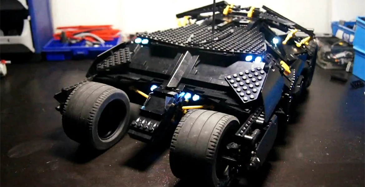 Maşina lui Batman, recreată cu piese LEGO