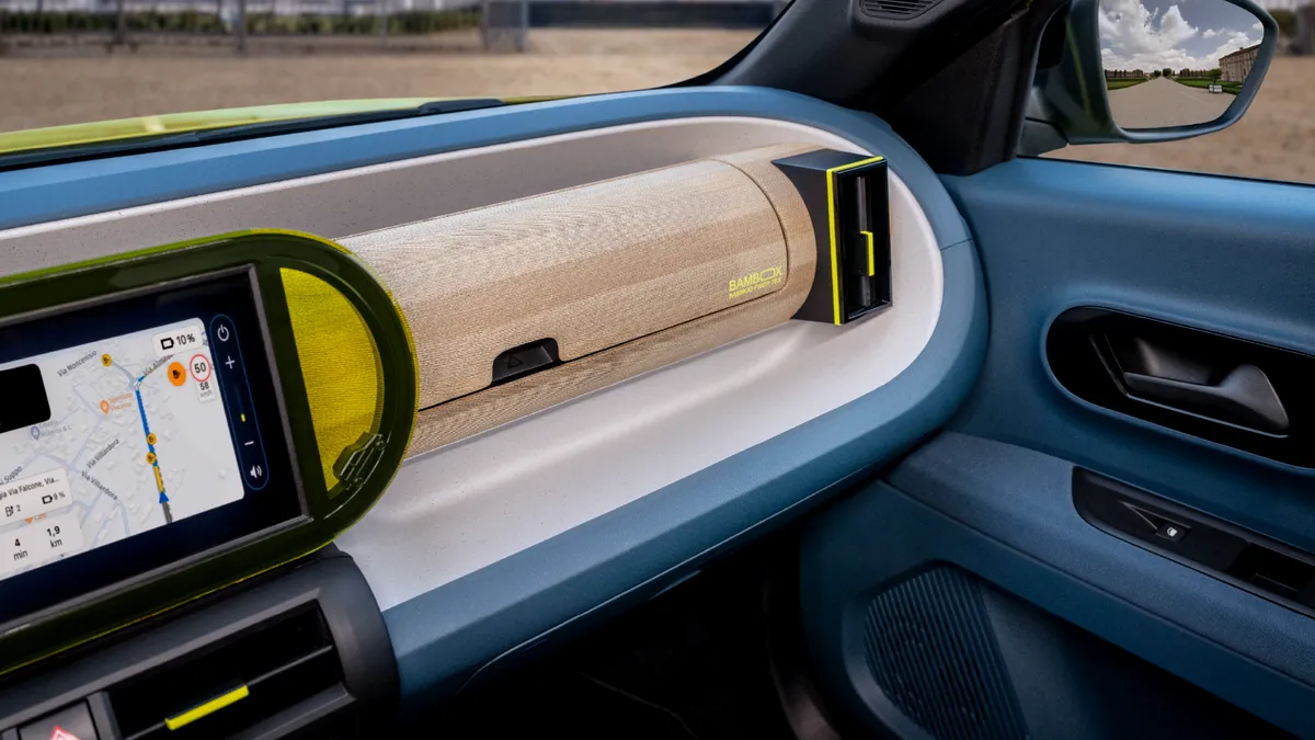 Prima mașină din lume ce folosește material reciclat din ambalaje pe bază de carton pentru băuturi