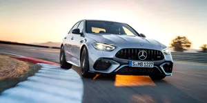 Mercedes-AMG va renunța la motorul de 4 cilindri hibrid pentru C 63. În loc, va veni o unitate cu șase cilindri în linie, fără asistență hibridă