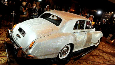 Scos la licitaţie: Rolls Royce acoperit cu 1.000.000 de cristale Swarovski