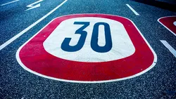 Centrul Romei, aproape pietonal: limita scade la 30 km/h