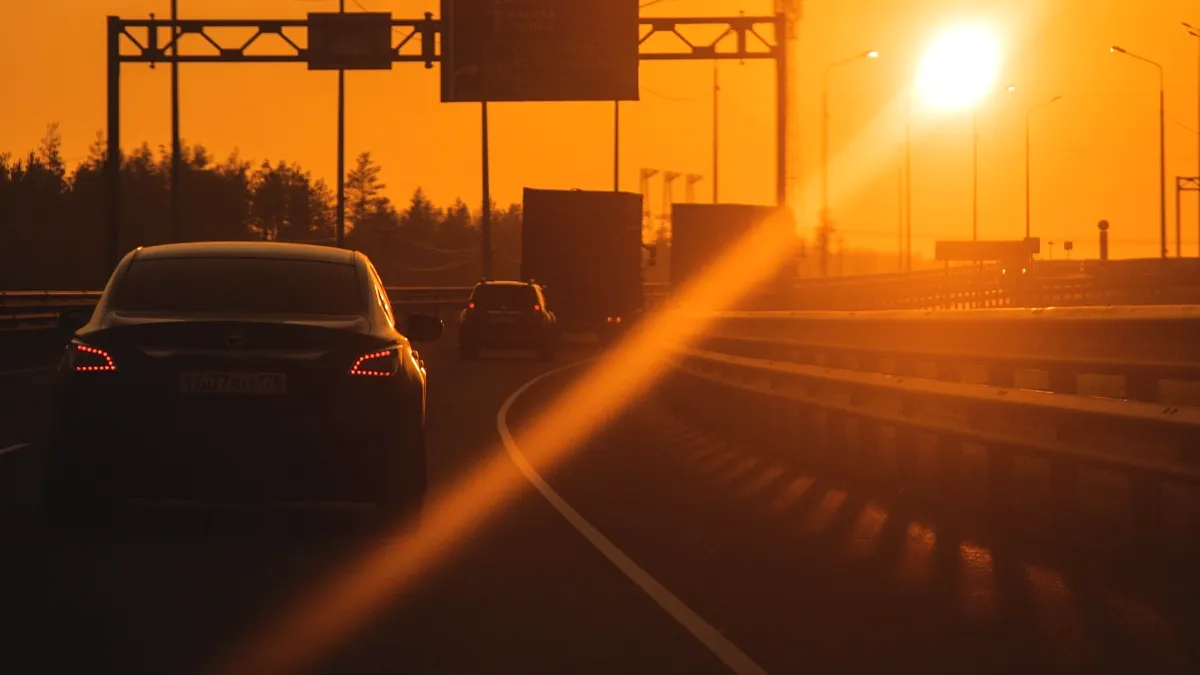 Restricții de caniculă: Camioanele de peste 7,5 tone, oprite pe 7 iulie în 16 județe. Care sunt transporturile exceptate