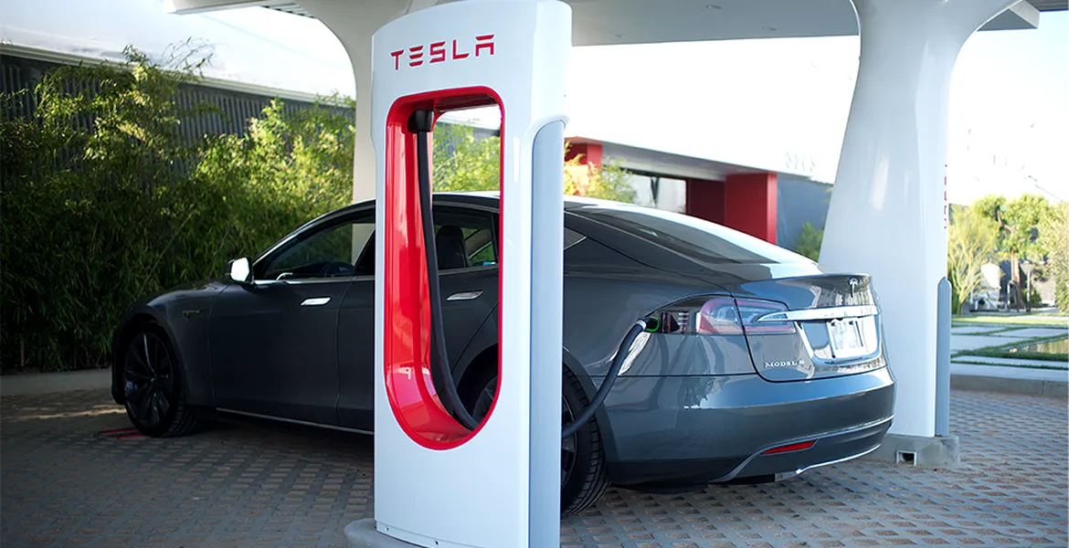 Tesla va deschide anul acesta prima stație de încărcare în Bulgaria