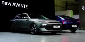 <span class='prepend'>Foto |</span> Hyundai Elantra se reinventează în Coreea de Sud. Noua generație Avante vine cu un design complet nou și cu sistemul Pleos