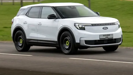 Ford lansează o nouă dubă electrică, bazată pe SUV-ul Explorer. Concurent pentru duba Volvo EX30 Cargo