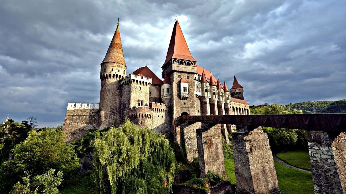 5 locuri din România de vizitat toamna asta și cât faci până acolo dacă mergi cu viteza legală?